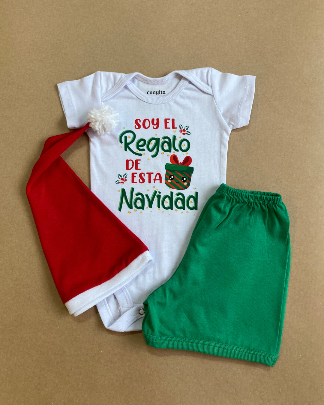 Conjunto Soy el Regalo de esta navidad short verde